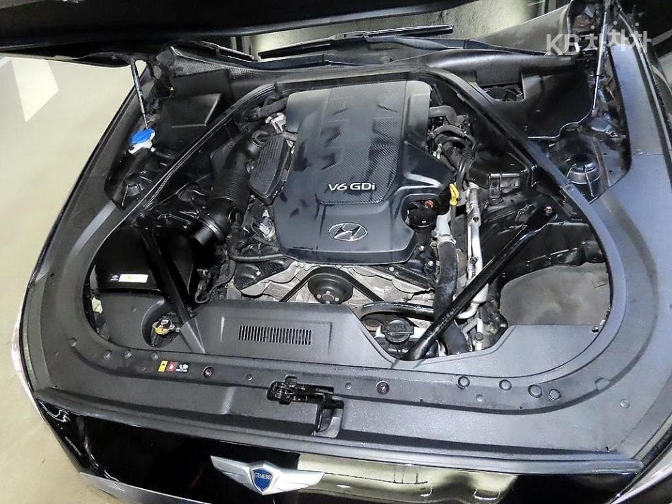 Hyundai GenesisDHG330 Premium AWD - 19