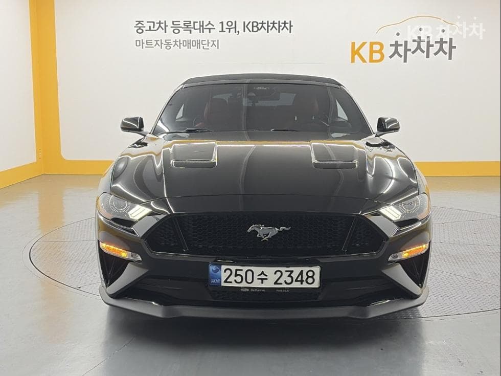 Форд 올Нов머스탱Кабриолет Premium - 2