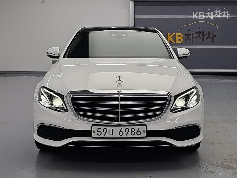 Mercedes-Benz E-Клас (W213)E300 4Matic Exclusive - 2