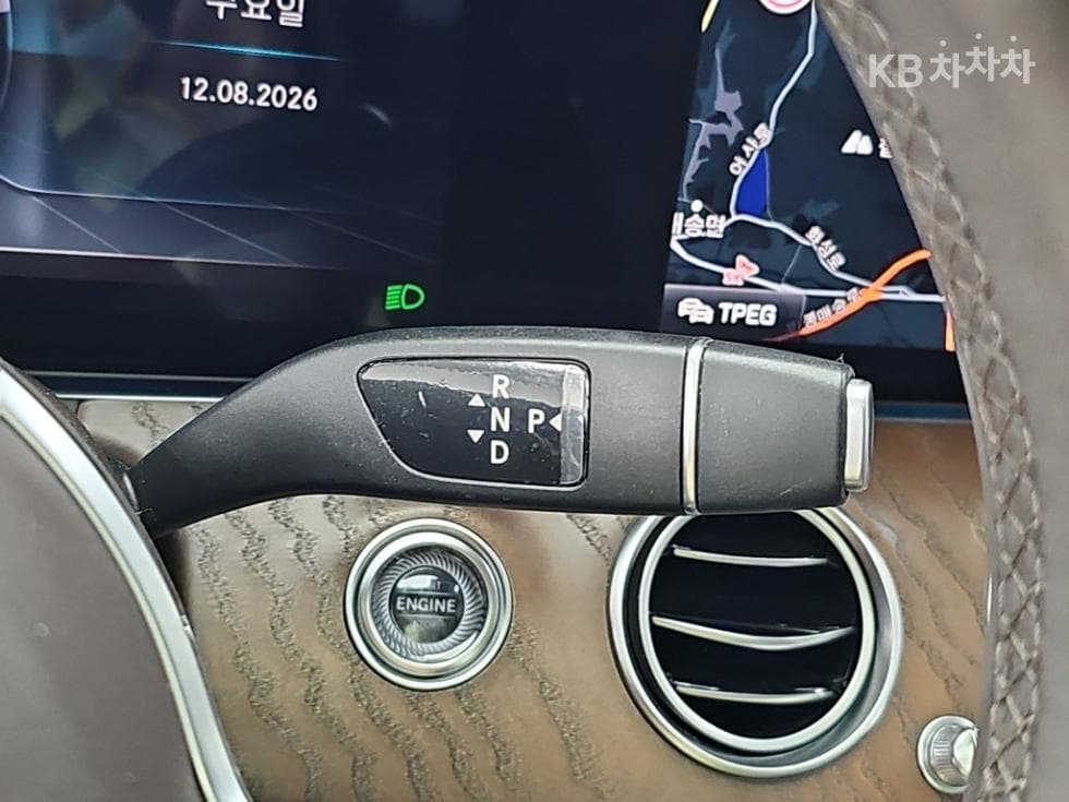 Mercedes-Benz E-Клас (W213)E300 4Matic Exclusive - 8
