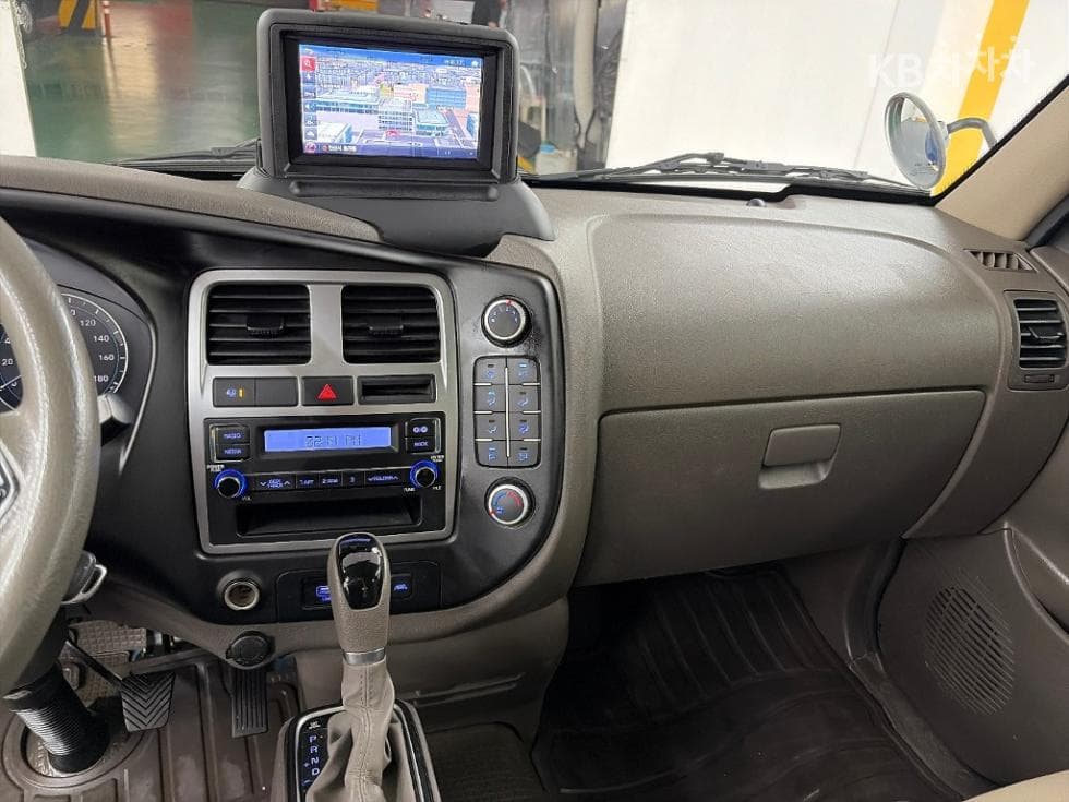 Хюндай Porter 2Удължено междуосие Двойна Кабина CRDi Style - 10
