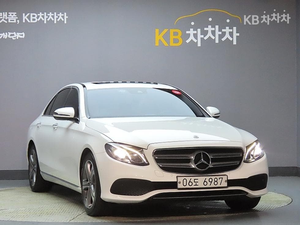 Mercedes-Benz New E-ClassE300 Avantgarde W212 - 3
