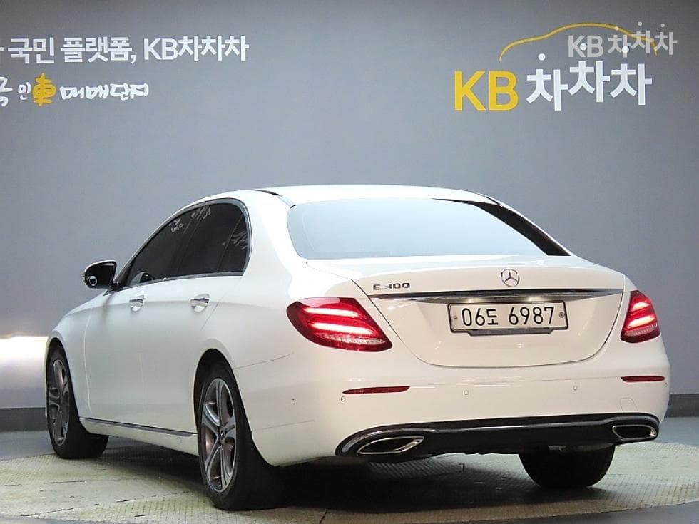 Mercedes-Benz New E-ClassE300 Avantgarde W212 - 4