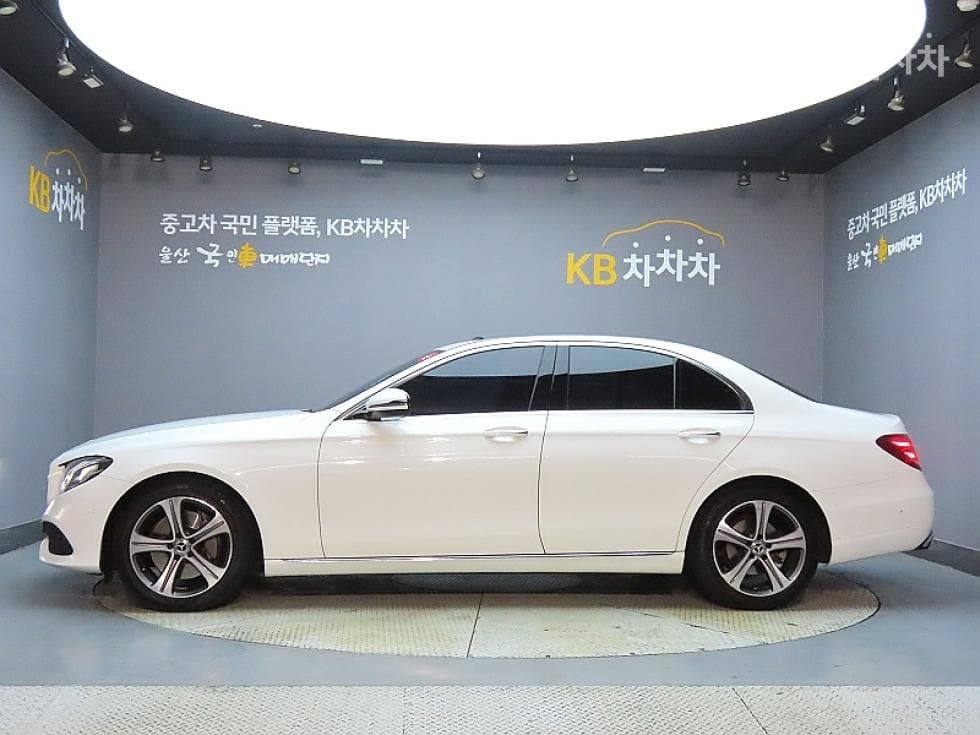 Mercedes-Benz New E-ClassE300 Avantgarde W212 - 5