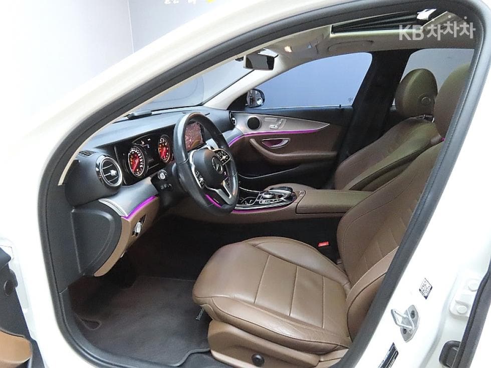 Mercedes-Benz New E-ClassE300 Avantgarde W212 - 10