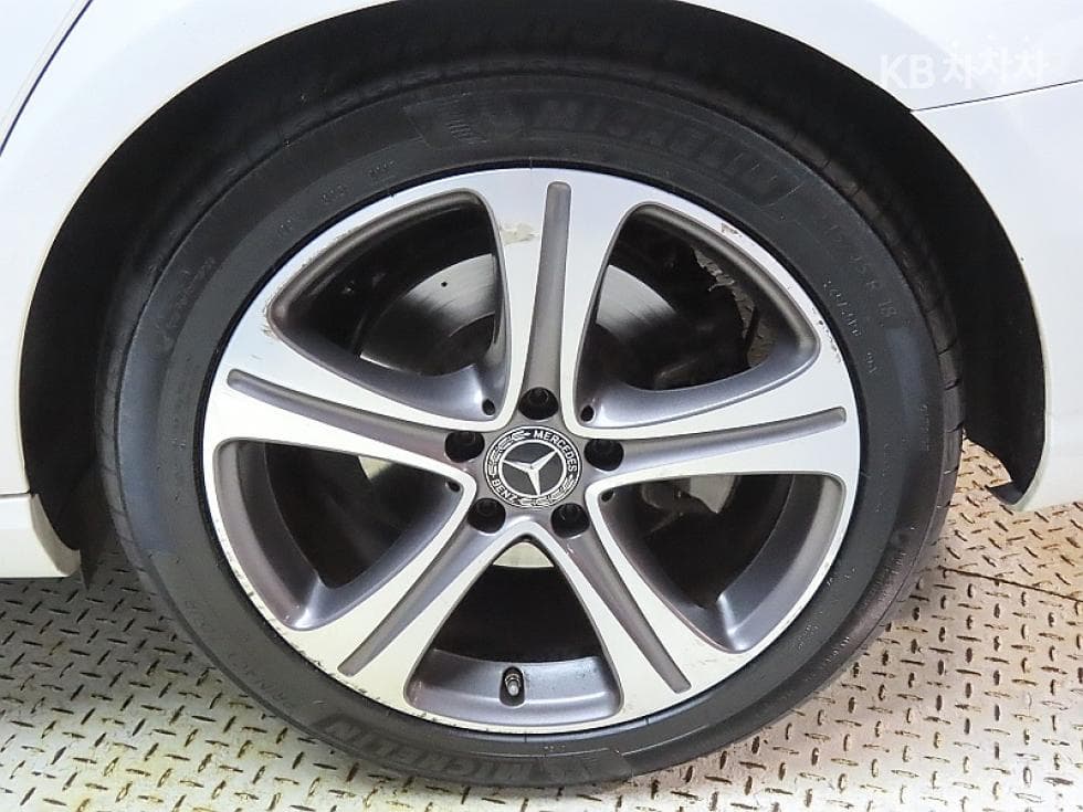 Mercedes-Benz New E-ClassE300 Avantgarde W212 - 20