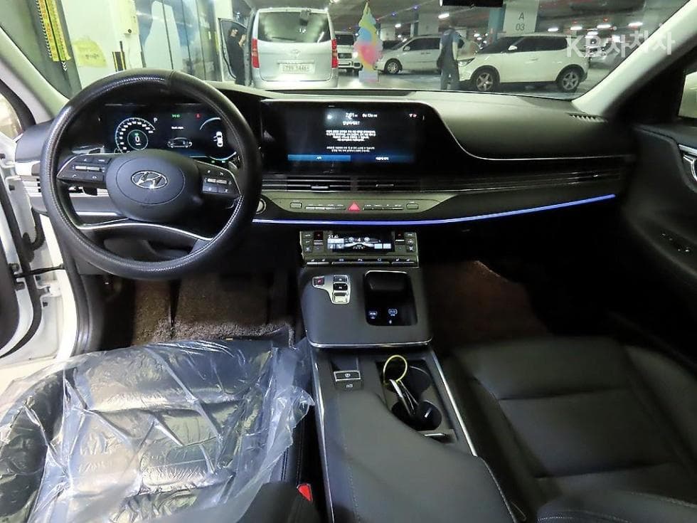 Hyundai The New (facelift) Grandeur (Azera) Hybrid2.4 Le Blanc - 10
