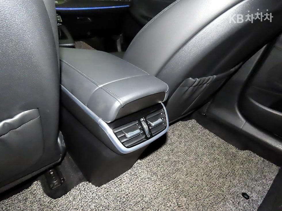 Hyundai The New (facelift) Grandeur (Azera) Hybrid2.4 Le Blanc - 15