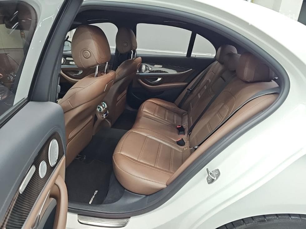 Mercedes-Benz Нов E-КласE63 AMG 4매틱 W212 - 12