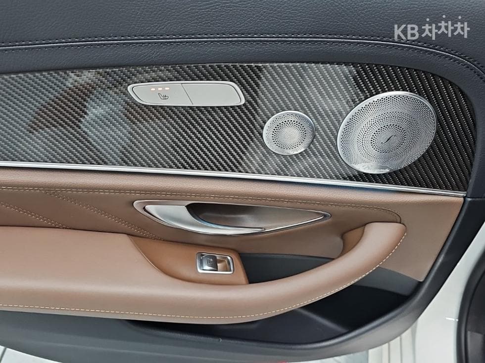 Mercedes-Benz Нов E-КласE63 AMG 4매틱 W212 - 13