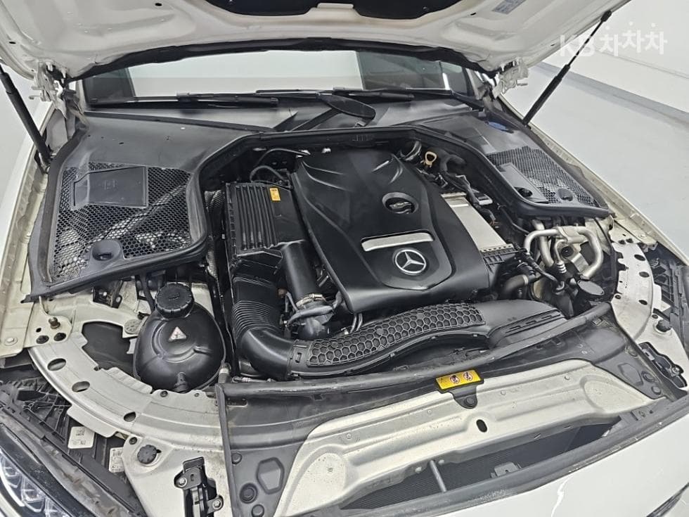 Mercedes-Benz The New (фейслифт) C-КласC200 Avantgarde W205 - 5