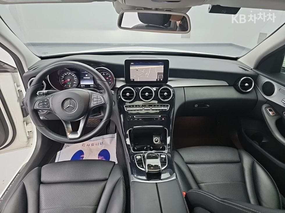 Mercedes-Benz The New (фейслифт) C-КласC200 Avantgarde W205 - 7