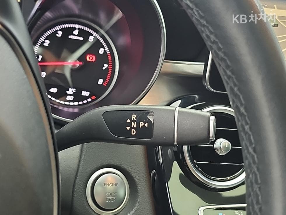 Mercedes-Benz The New (фейслифт) C-КласC200 Avantgarde W205 - 8