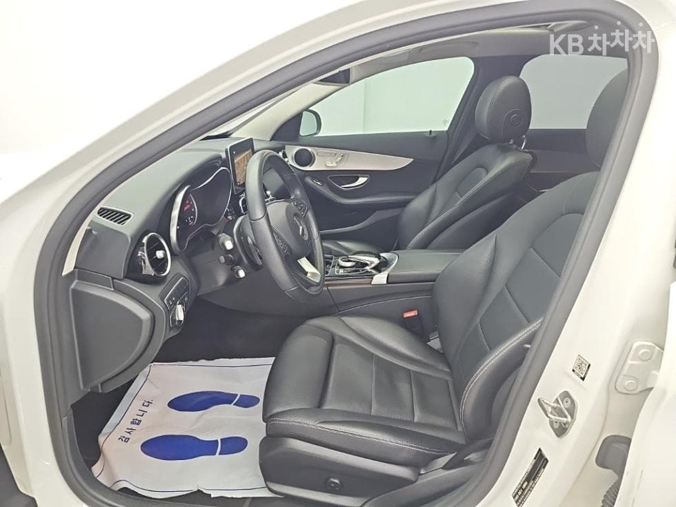 Mercedes-Benz The New (фейслифт) C-КласC200 Avantgarde W205 - 11