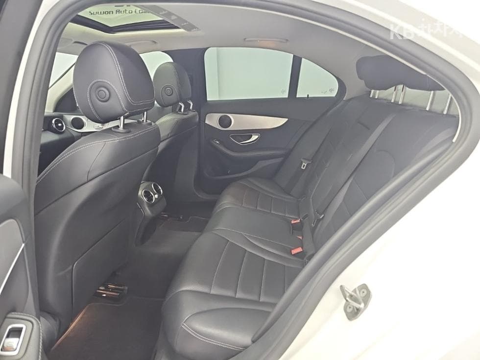 Mercedes-Benz The New (фейслифт) C-КласC200 Avantgarde W205 - 12