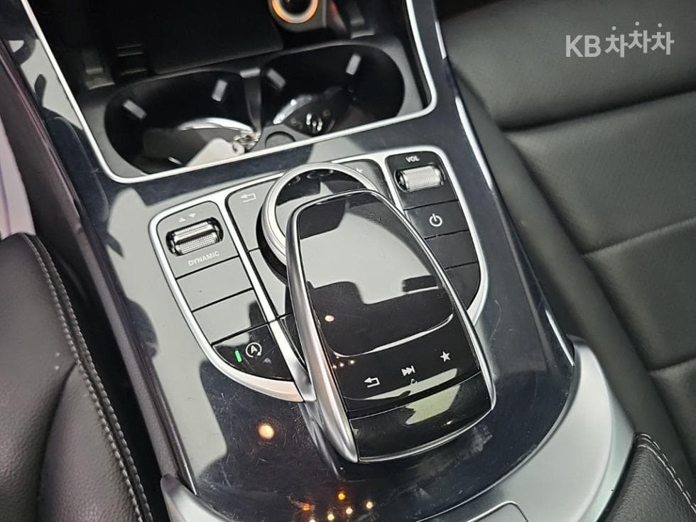 Mercedes-Benz The New (фейслифт) C-КласC200 Avantgarde W205 - 16