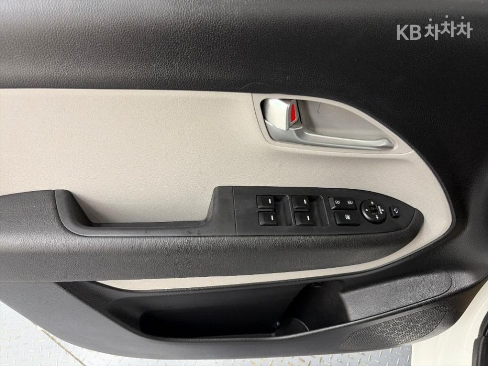 Киа The New (фейслифт) Киа Рей (ван) Ван1.0 Бензин Ван 2-местен Престиж Специал (специален признак/издание) - 16