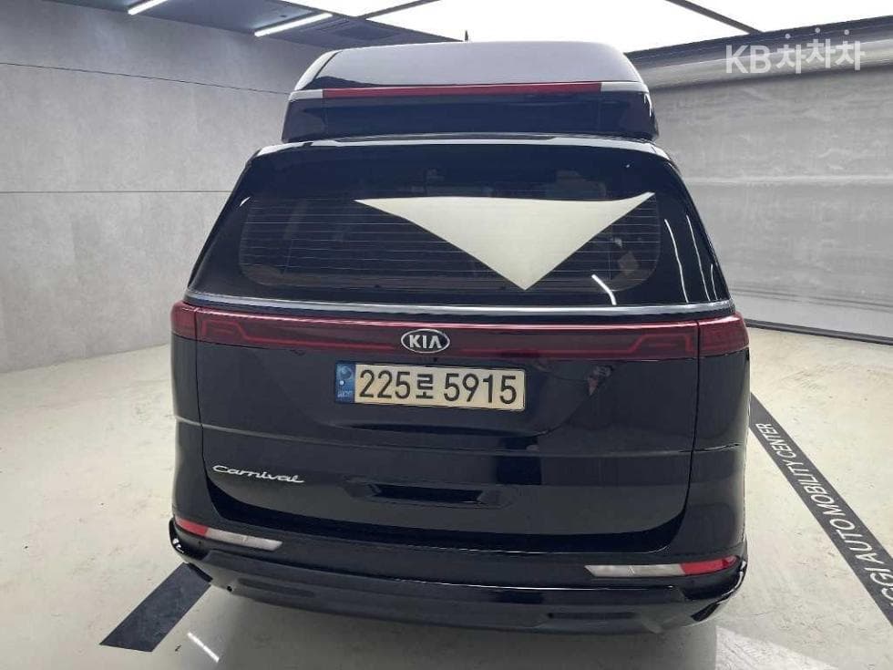 Kia Carnival 4th generationHigh Limousine (Carnival) G3.5 GDI 9-seater Signature - 3