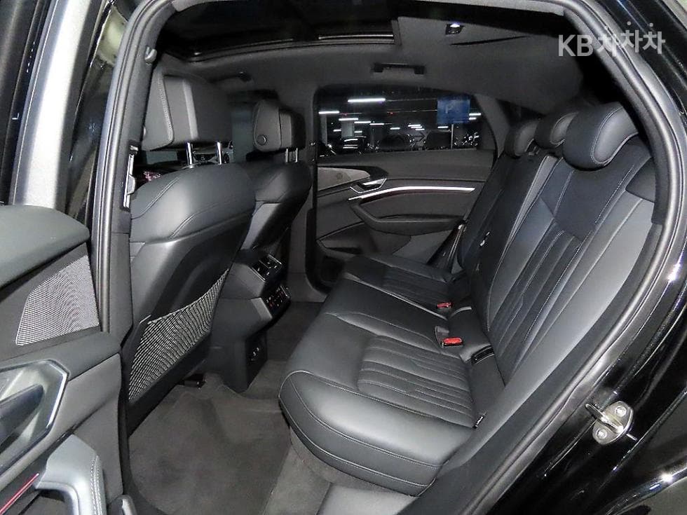 Audi e-tron55 Quattro Sportback Standard - 7