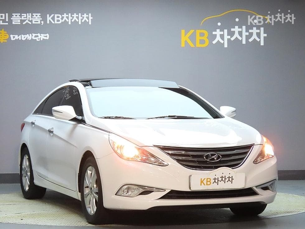 Hyundai YFSonataLPI Premiere - 3