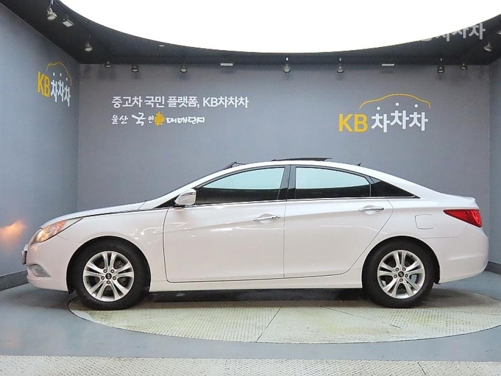 Hyundai YFSonataLPI Premiere - 5