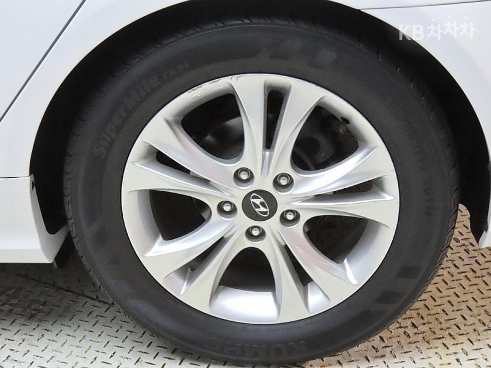 Hyundai YFSonataLPI Premiere - 20