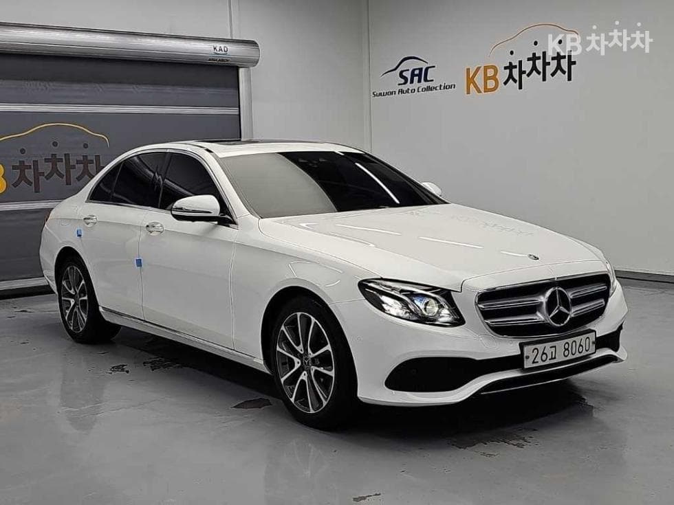 Mercedes-Benz E-Клас (W213)E300 4Matic Avantgarde - 4