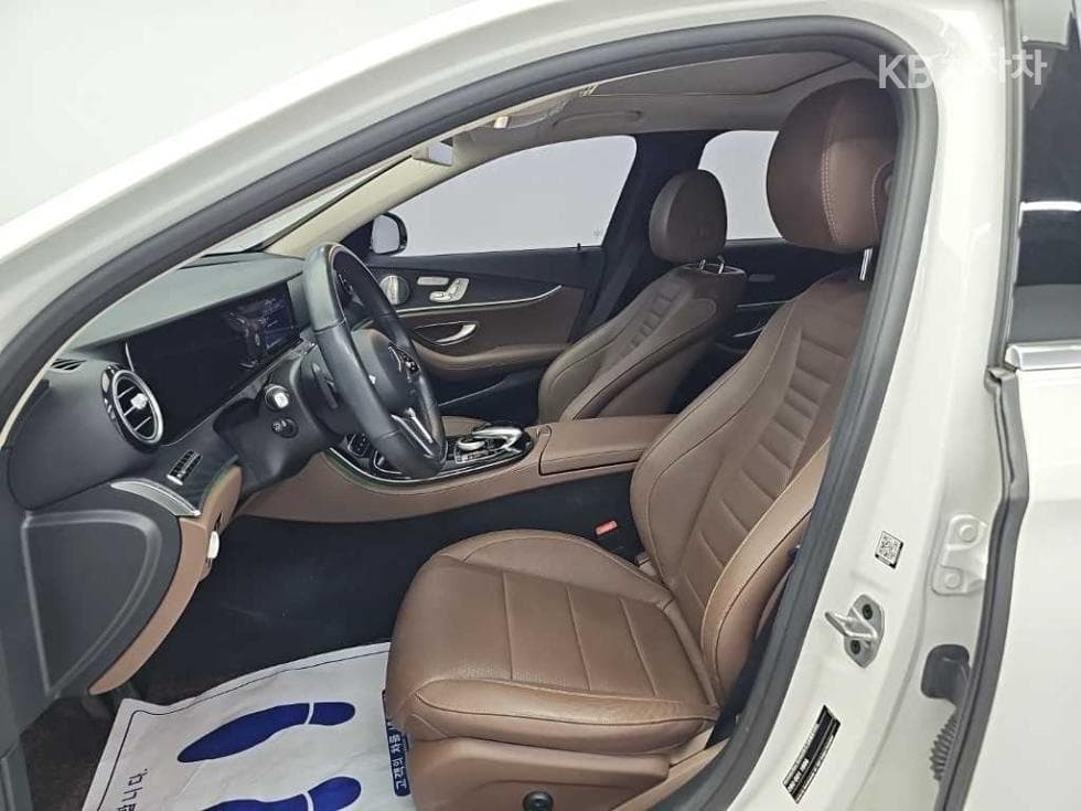 Mercedes-Benz E-Клас (W213)E300 4Matic Avantgarde - 11