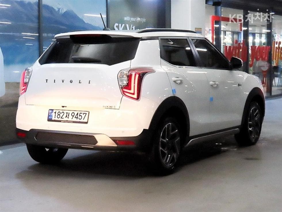 KG Mobility The New (facelift) Tivoli1.5 Turbo Gasoline Direct Injection V7 - 4