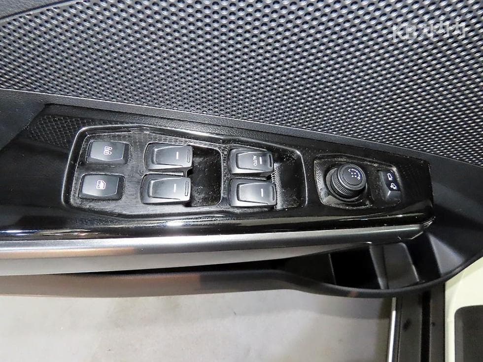 KG Mobility The New (facelift) Tivoli1.5 Turbo Gasoline Direct Injection V7 - 13