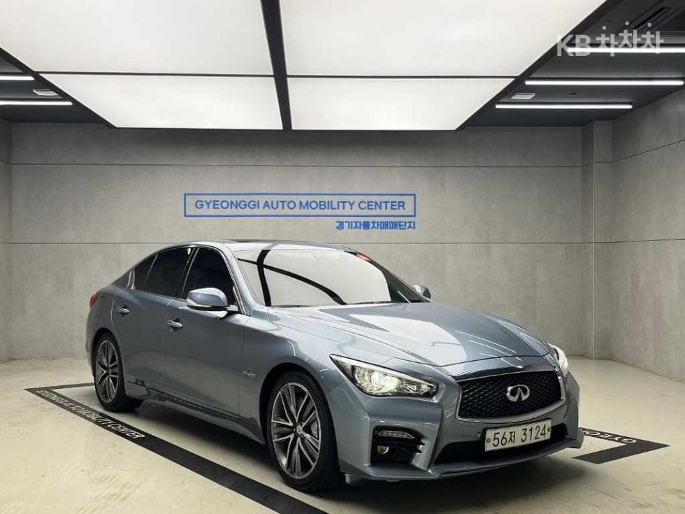 Местен피니티 Q50 3.5 S Hybrid Essence - Image 1