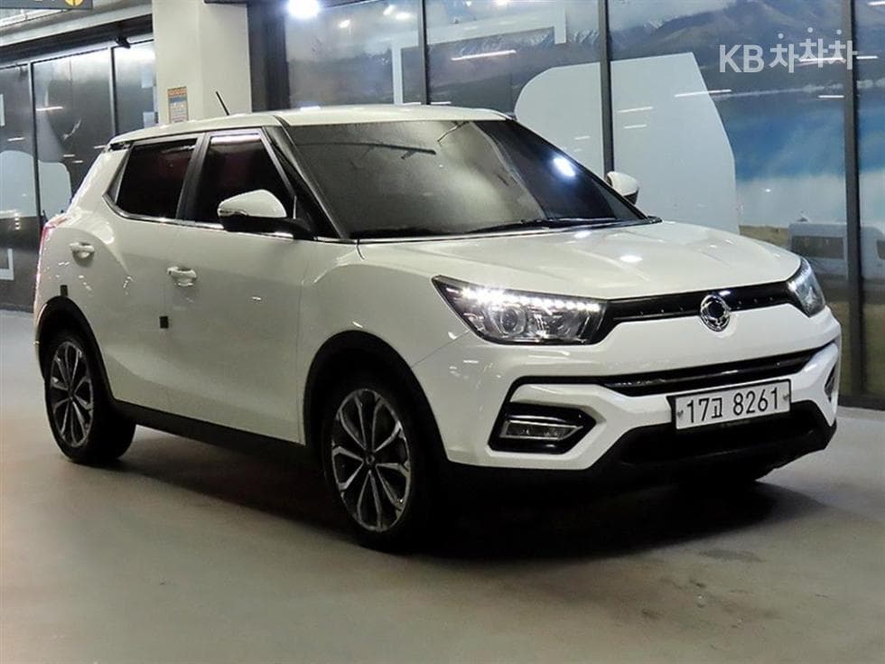 КейДжи Мобилити Тиволи 아머 1.6 Бензин 기어 에디션 2WD - Image 1