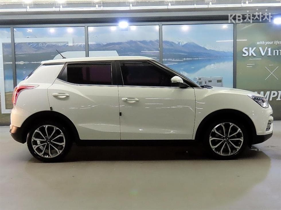 KG Mobility Tivoli 아머1.6 Gasoline 기어 에디션 2WD - 3