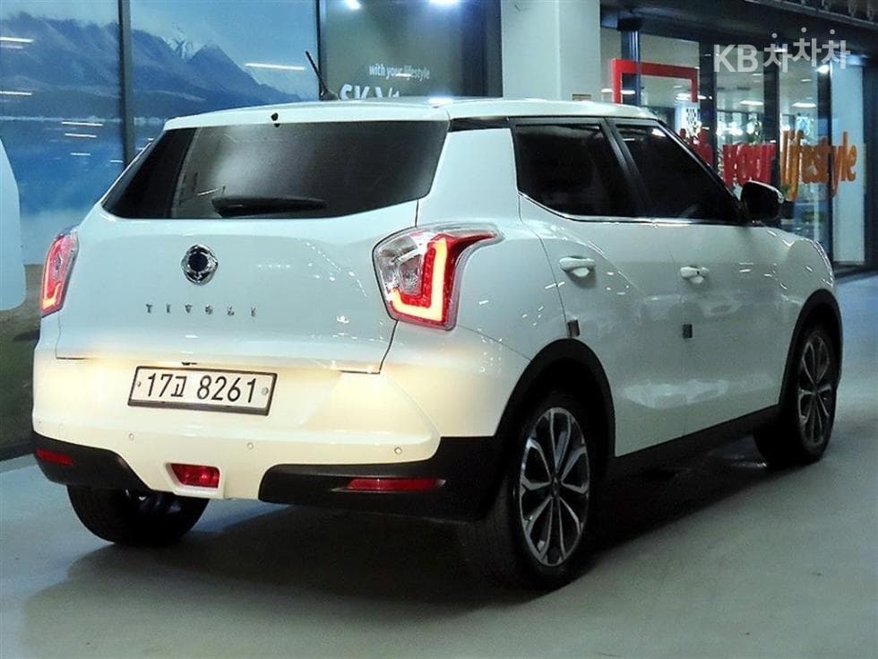 KG Mobility Tivoli 아머1.6 Gasoline 기어 에디션 2WD - 4