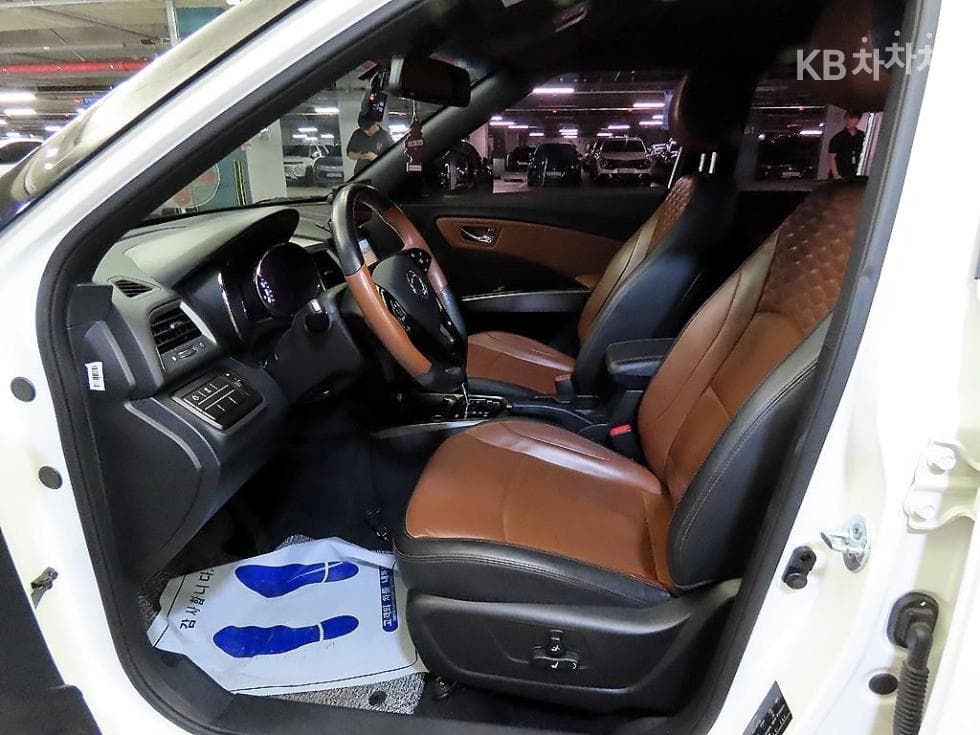 KG Mobility Tivoli 아머1.6 Gasoline 기어 에디션 2WD - 6