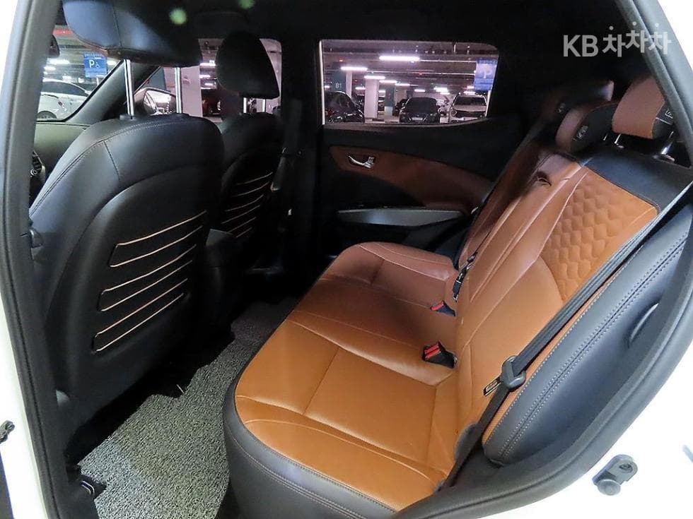 KG Mobility Tivoli 아머1.6 Gasoline 기어 에디션 2WD - 7