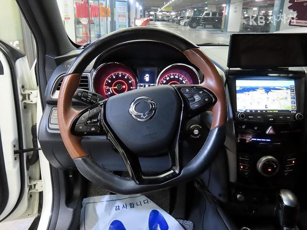 KG Mobility Tivoli 아머1.6 Gasoline 기어 에디션 2WD - 8