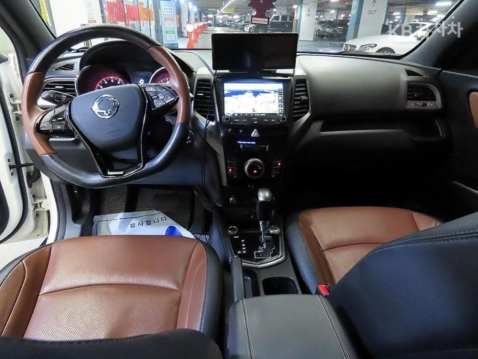 KG Mobility Tivoli 아머1.6 Gasoline 기어 에디션 2WD - 10