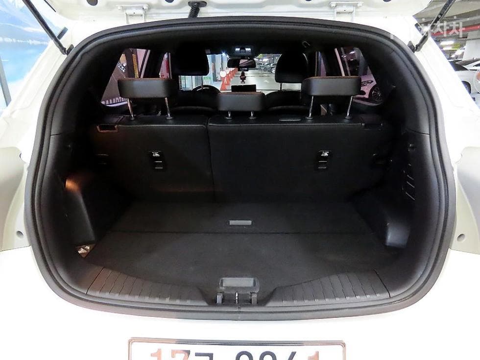 KG Mobility Tivoli 아머1.6 Gasoline 기어 에디션 2WD - 18