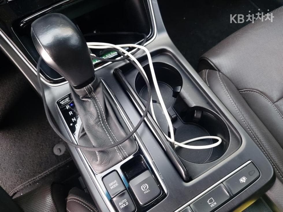 Хюндай Grandeur (Azera)IGРент-а-кар 3.0 LPi Exclusive Стандартен - 9