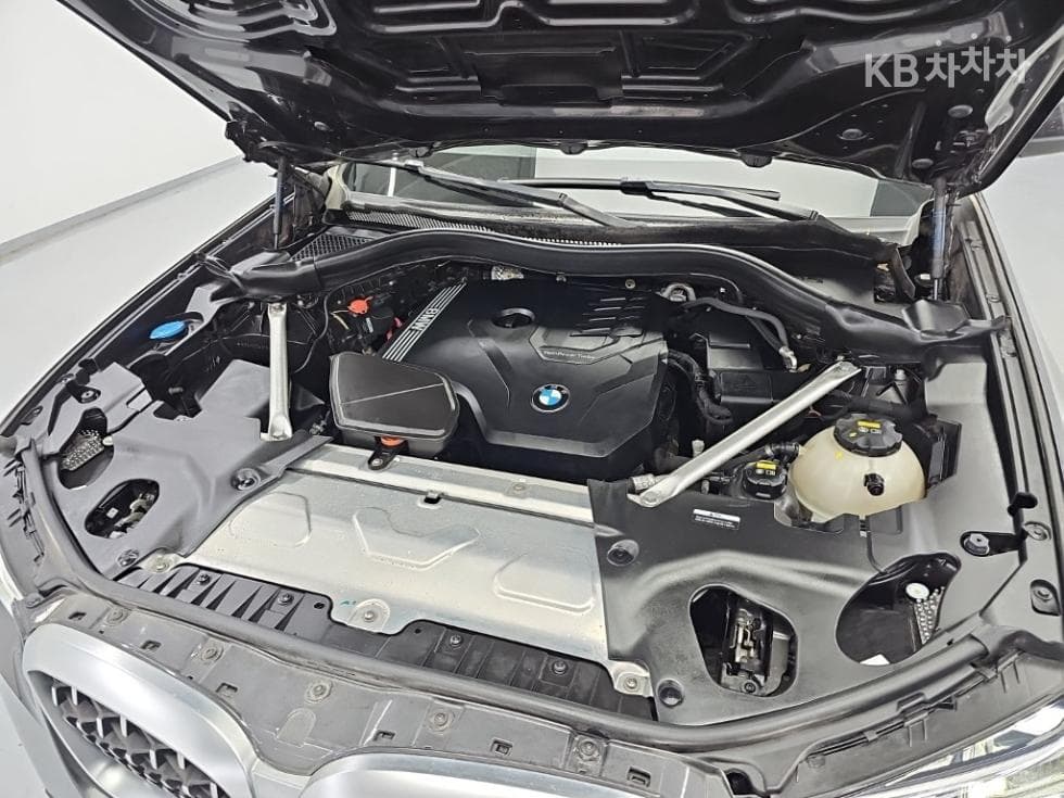BMW New X4 (G02)xDrive 20i xLine - 5