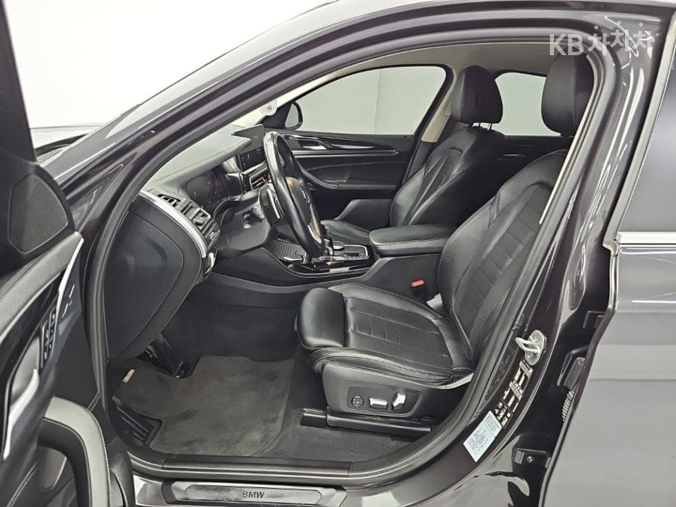 BMW New X4 (G02)xDrive 20i xLine - 11