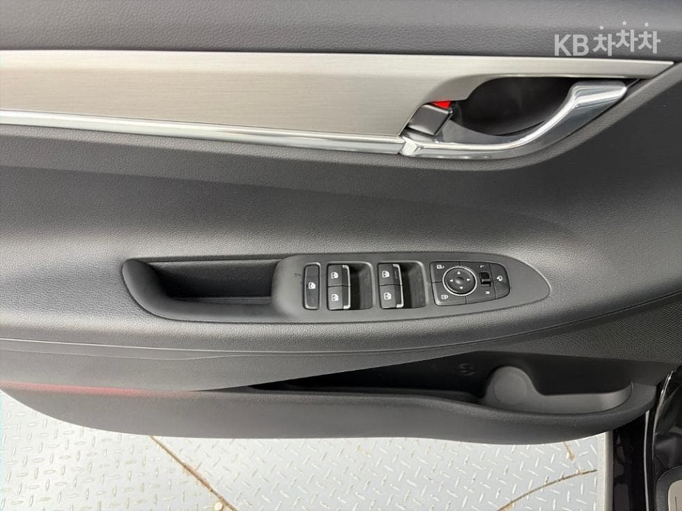 Хюндай The New (фейслифт) Grandeur (Azera)LPi 3.0 Рент-а-кар Premium - 17