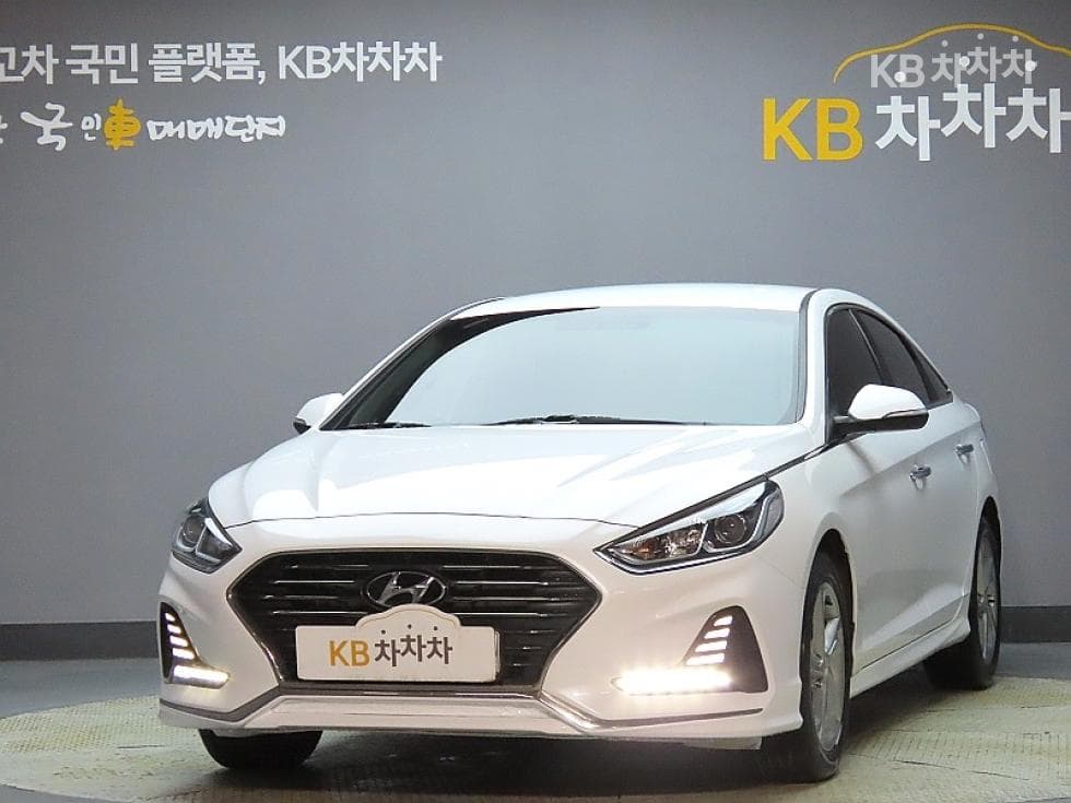 Hyundai Sonata New Rise 2.0 Smart - Image 1