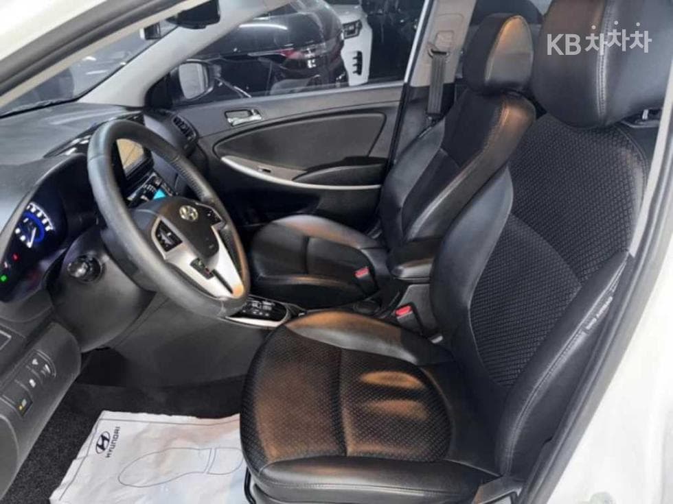 Hyundai Accent(신형)1.6 GDi Top - 6