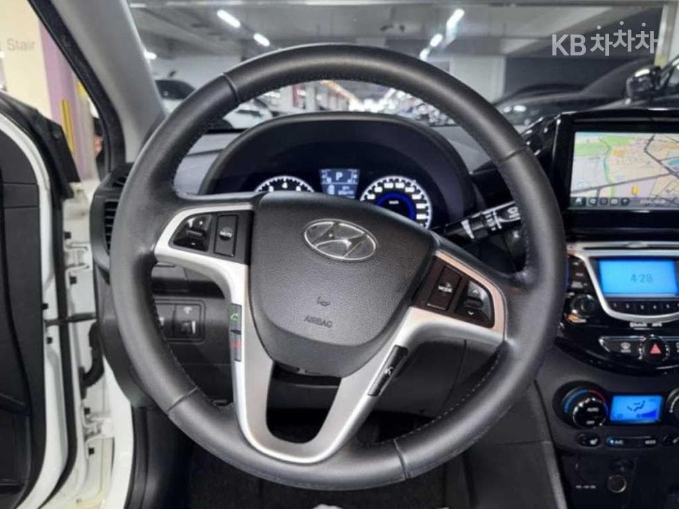 Hyundai Accent(신형)1.6 GDi Top - 8