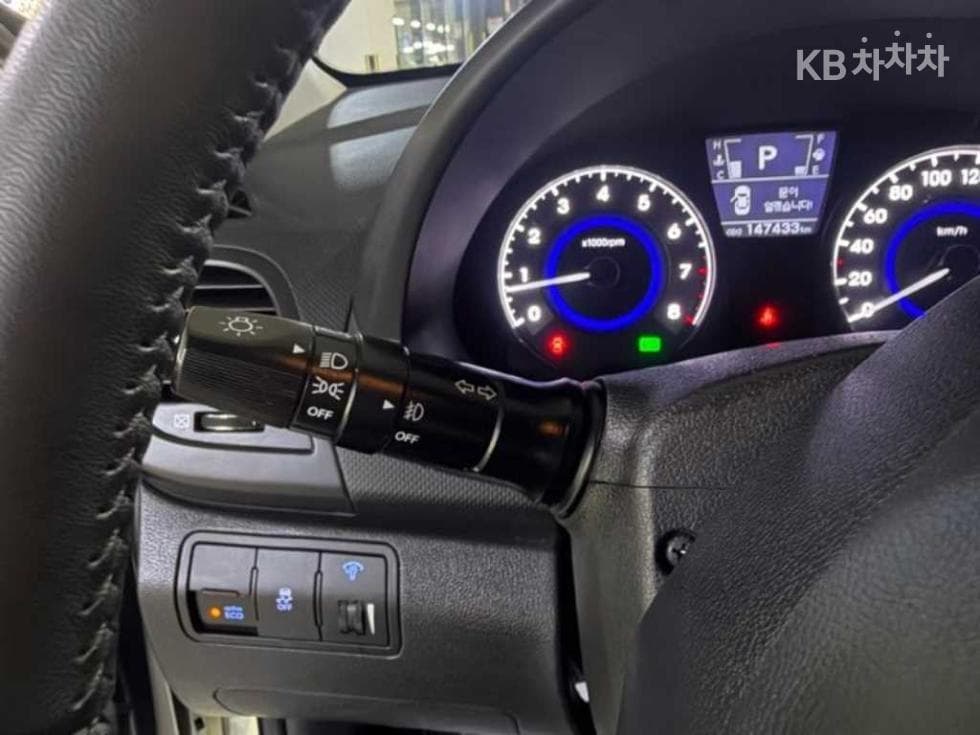 Hyundai Accent(신형)1.6 GDi Top - 16