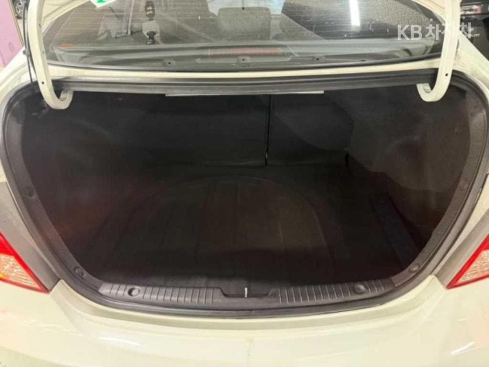 Hyundai Accent(신형)1.6 GDi Top - 18