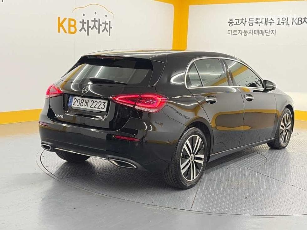 Mercedes-Benz A클래스(W177)A220 Sedan - - 4
