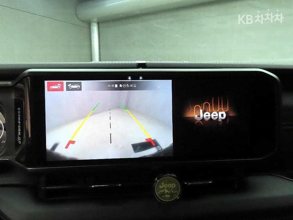 지프 랭글러 (JL)2.0 루비콘 파워Товарна надстройка 4도어 Стандартен - 15
